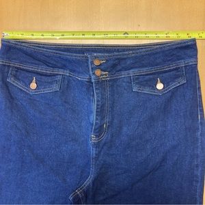 Boden Button Detail Bootcut, US size 16, dark rinse jeans.